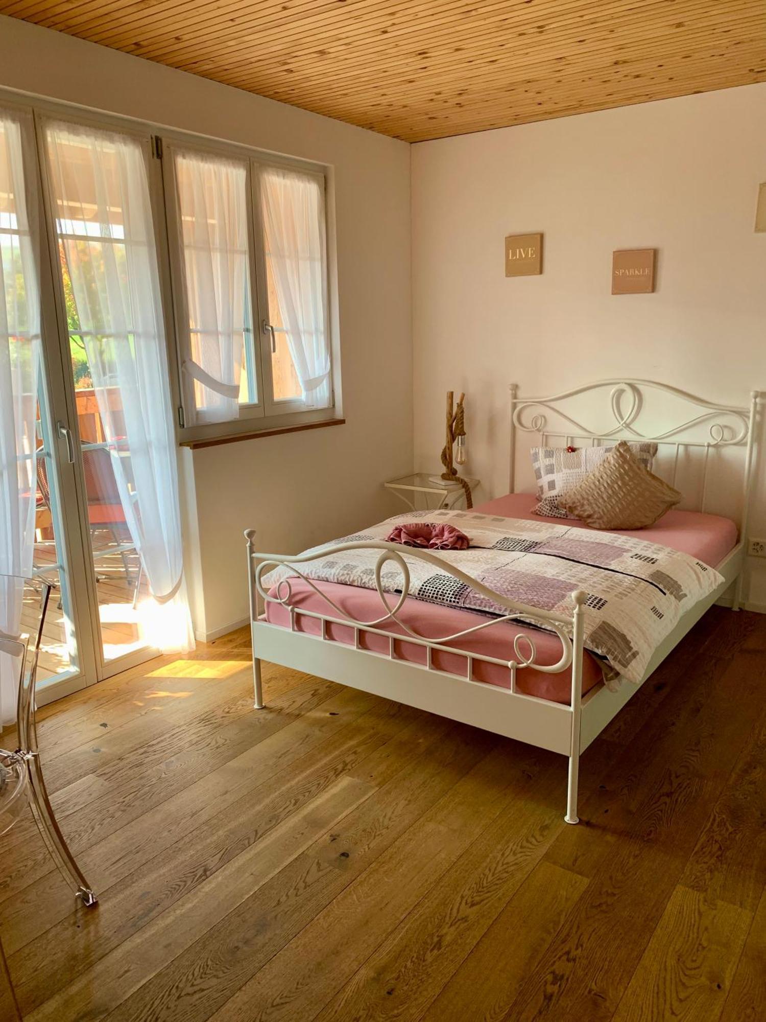 Conny'S B&B Niederweningen Zewnętrze zdjęcie